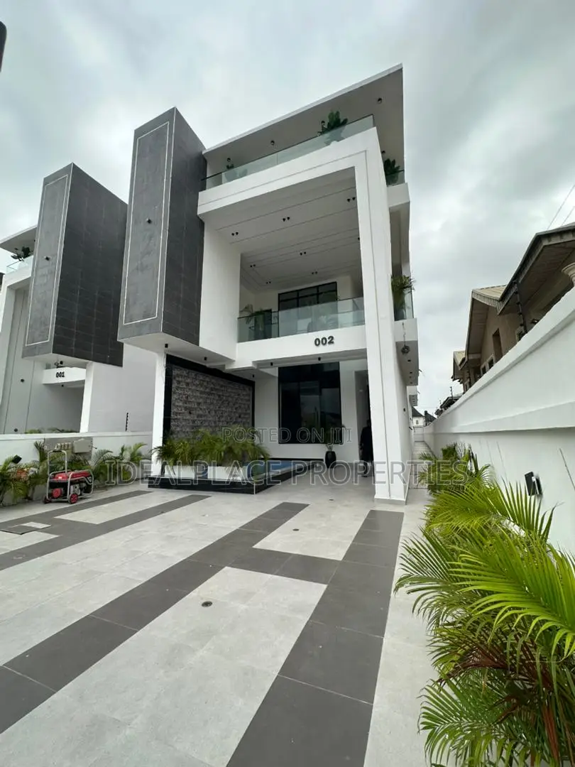 5bdrm Duplex in Ikota for sale in Ikota