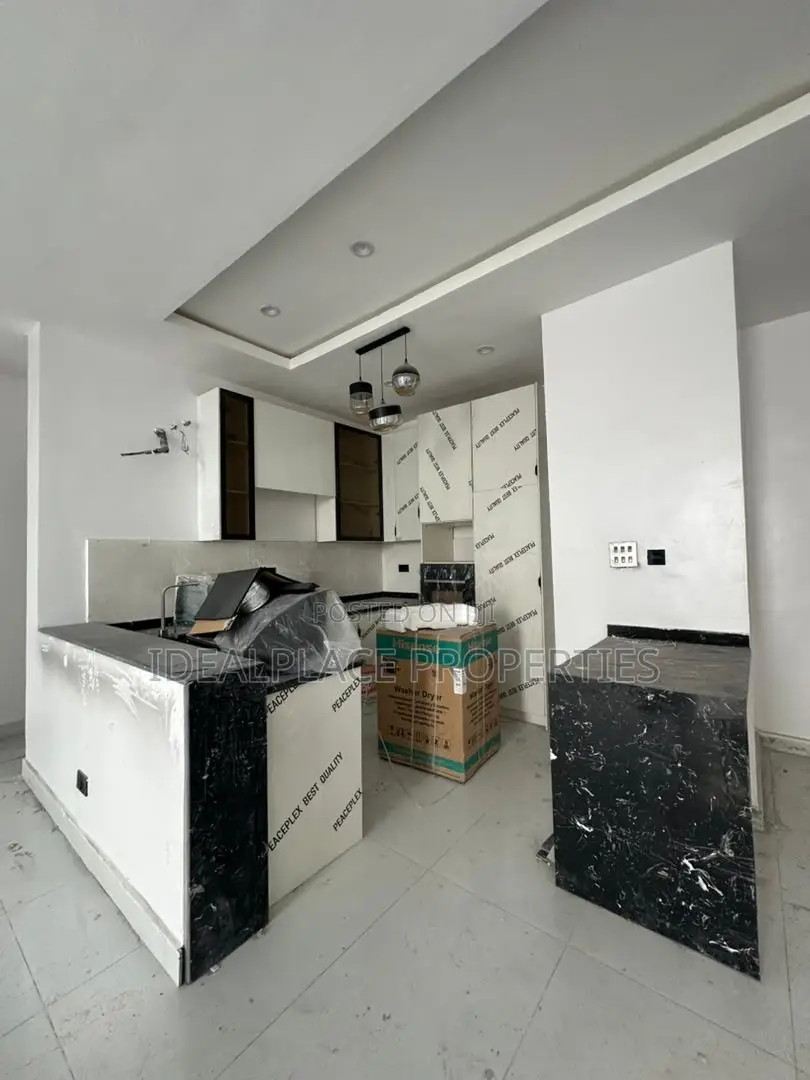 3bdrm Penthouse in Ikate for sale in Ikate