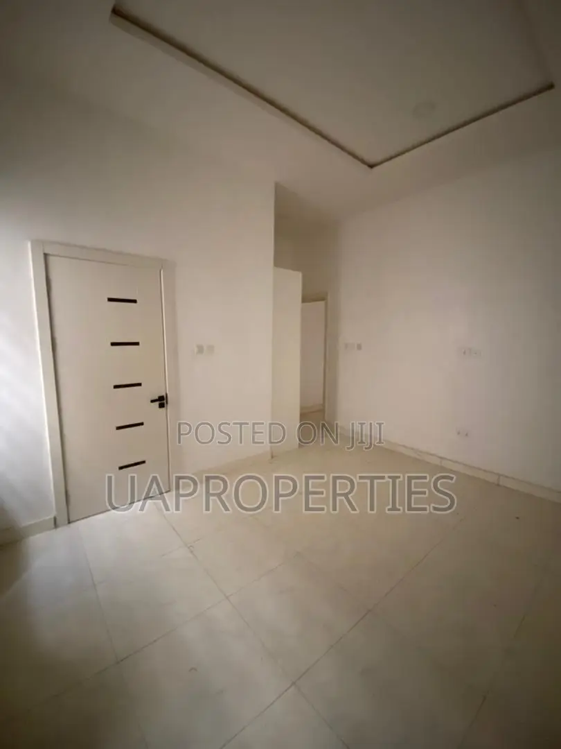 4bdrm Duplex in Chevron for sale in Chevron