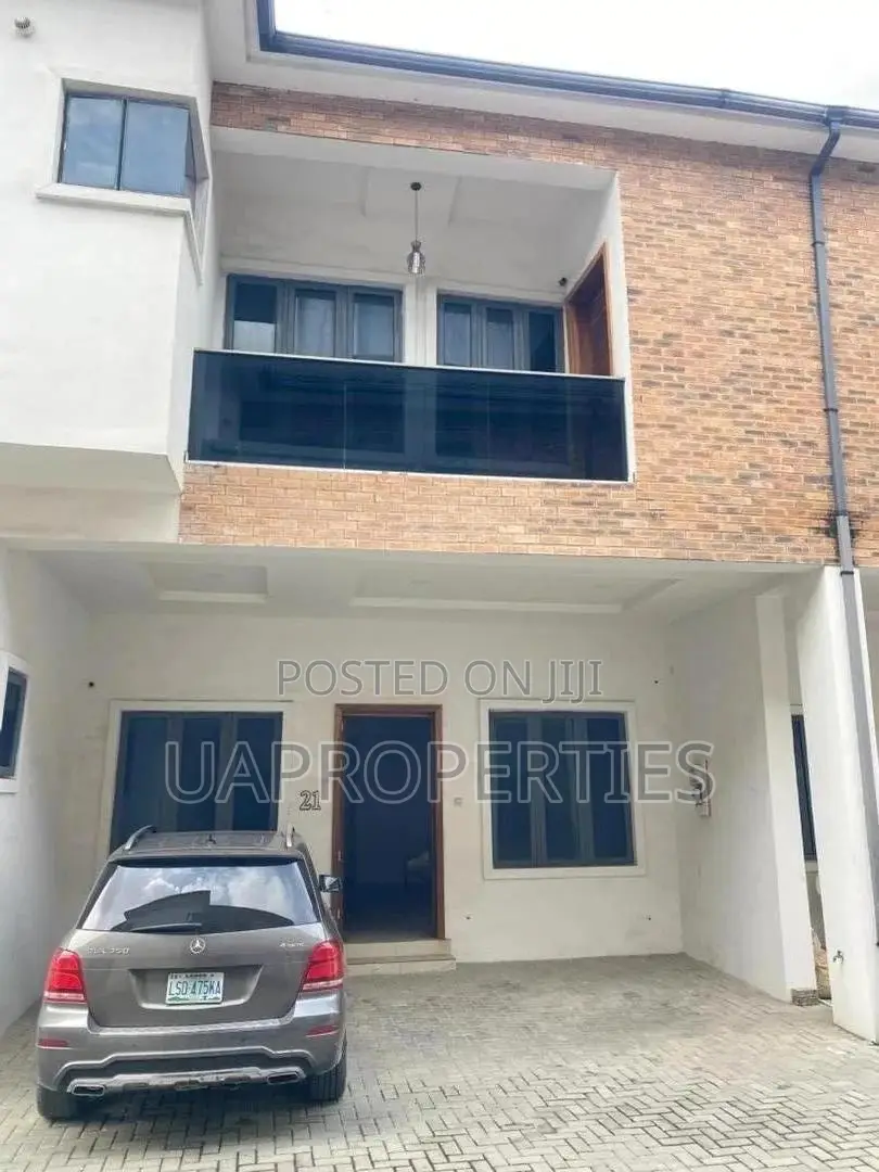 4bdrm Duplex in Chevron for sale in Chevron