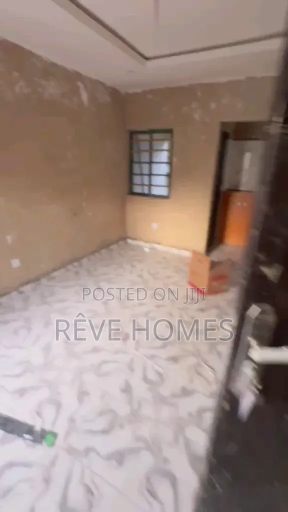 Mini Flat in Soluyi for rent in Soluyi