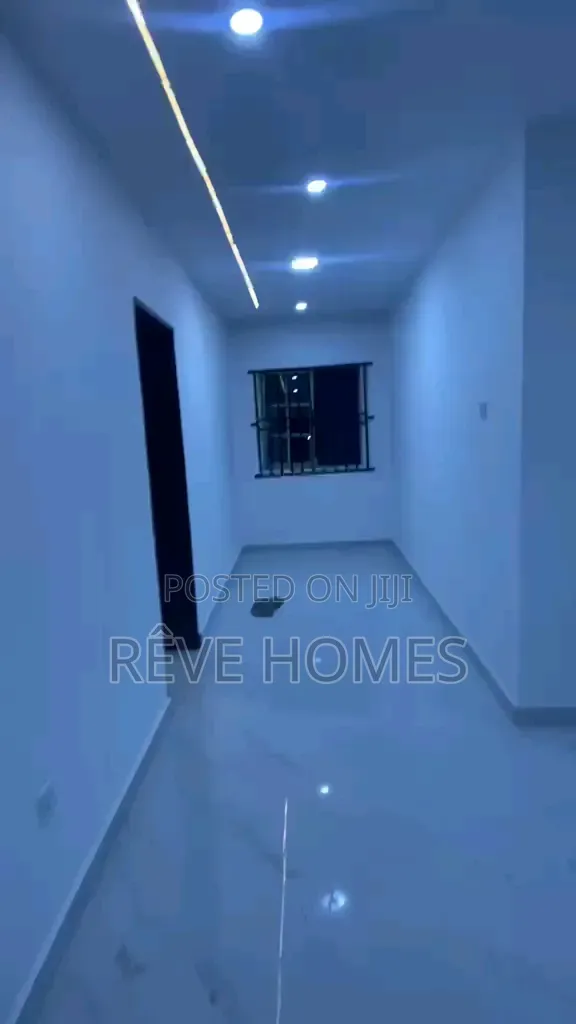 3bdrm Block of Flats in Soluyi for rent in Soluyi