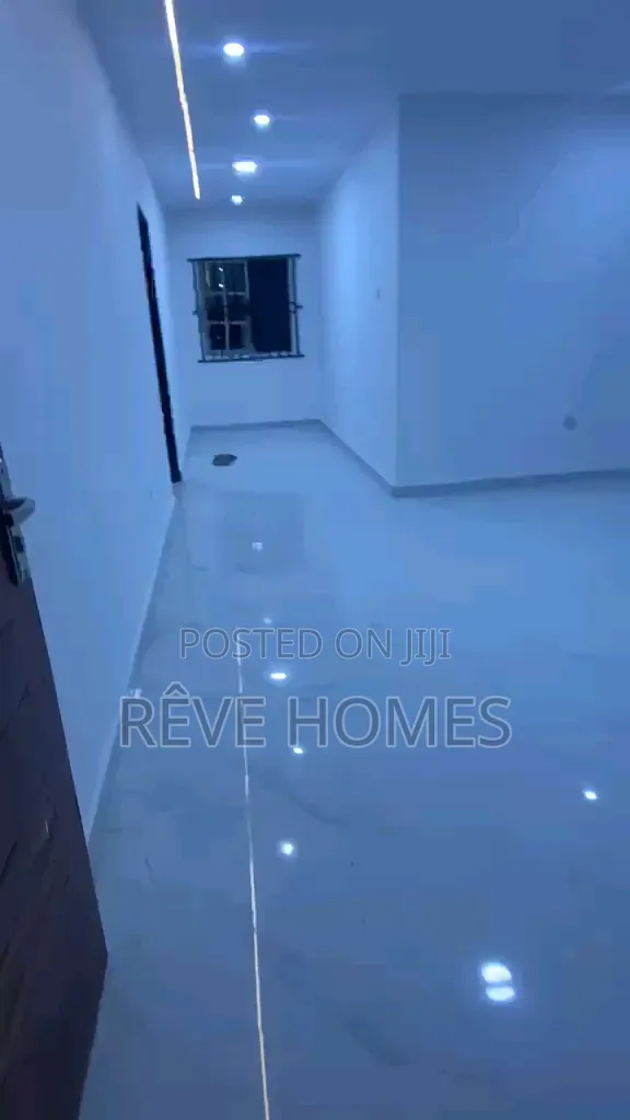 3bdrm Block of Flats in Soluyi for rent in Soluyi