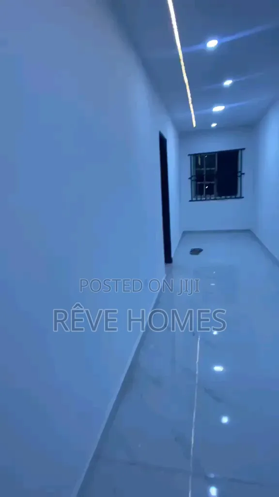 3bdrm Block of Flats in Soluyi for rent in Soluyi