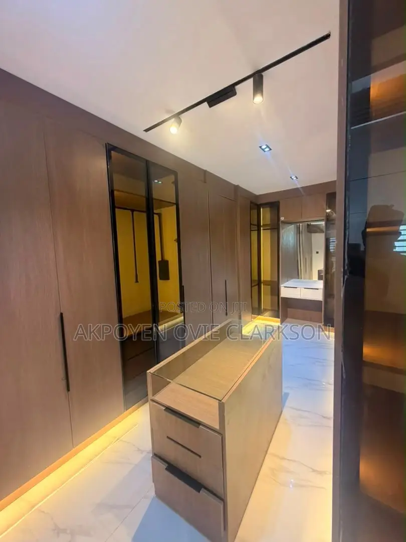 6bdrm Duplex in Apo Resettlement for sale in Apo Resettlement