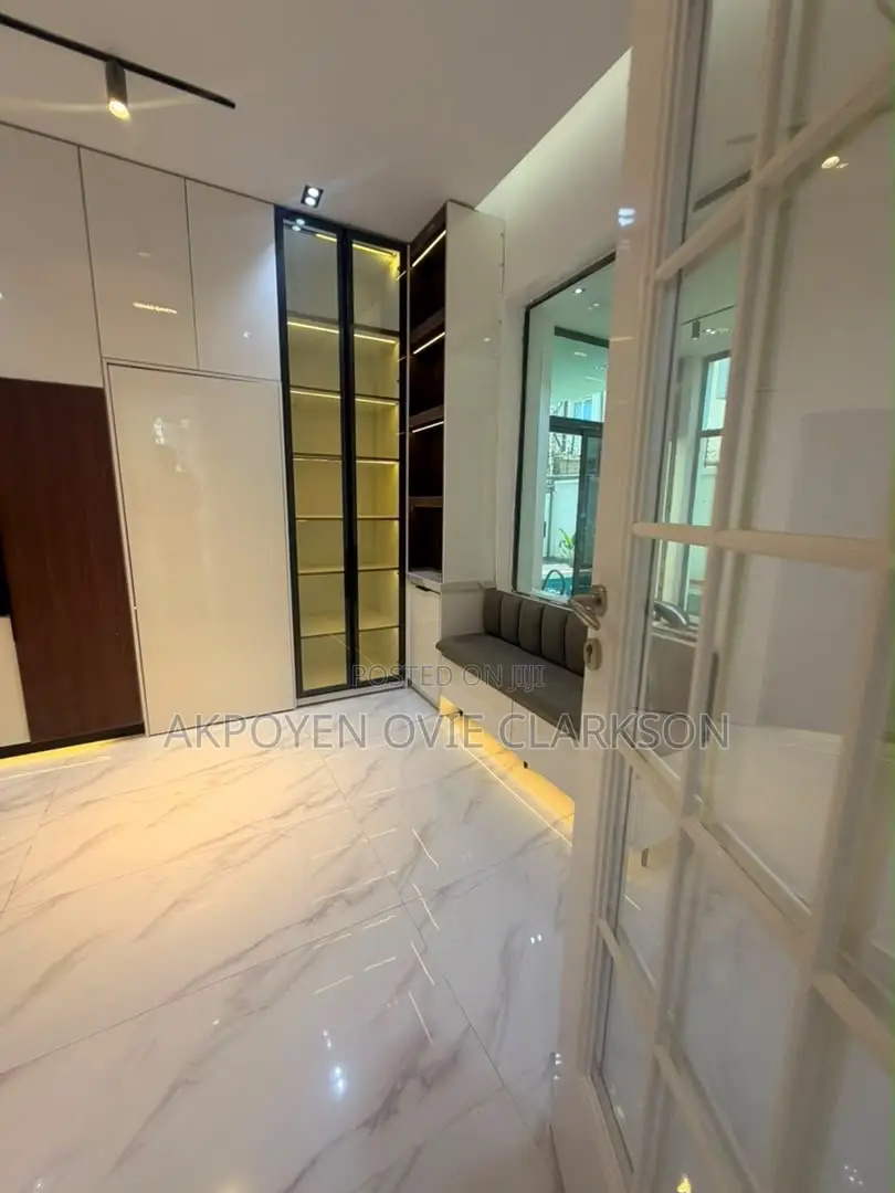 6bdrm Duplex in Apo Resettlement for sale in Apo Resettlement