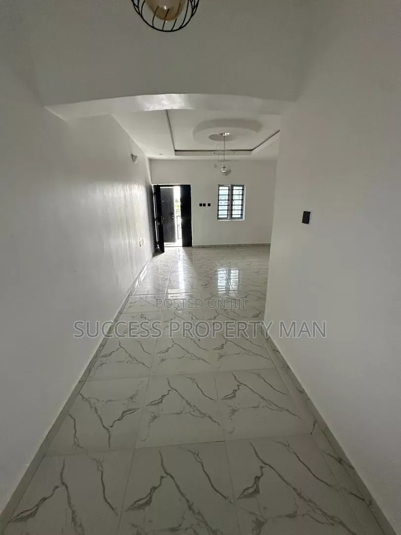 3bdrm Block of Flats in Egbelu, Choba for sale in Choba