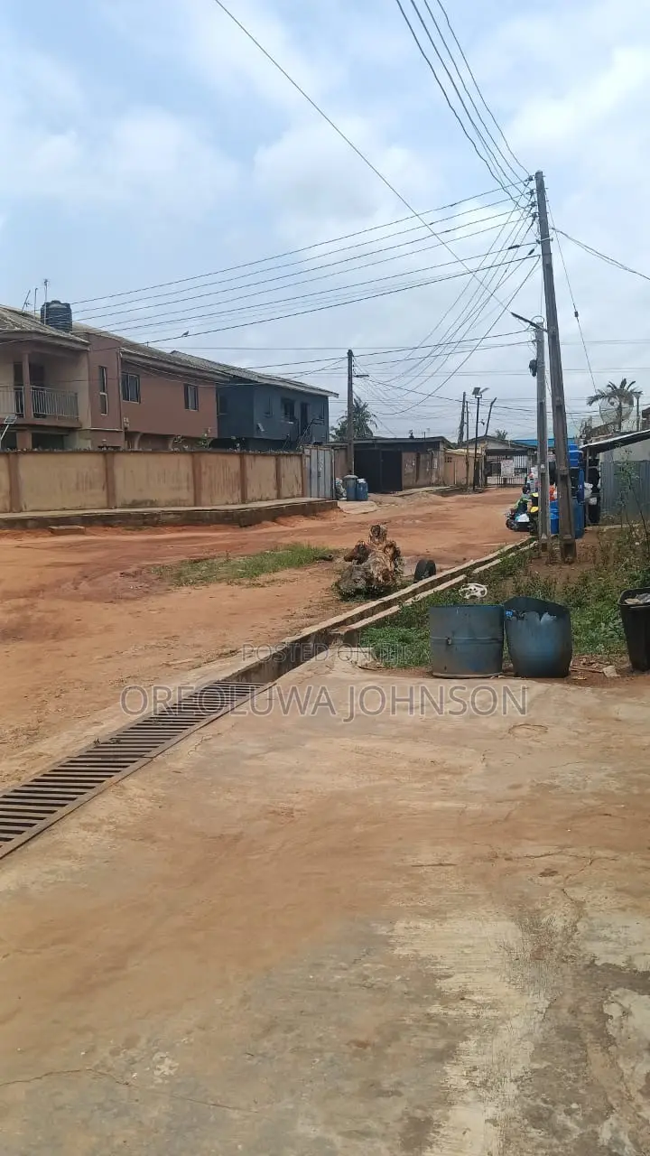 3bdrm Block of Flats in Graceland Estate, Iseri Olofin for sale in Iseri Olofin