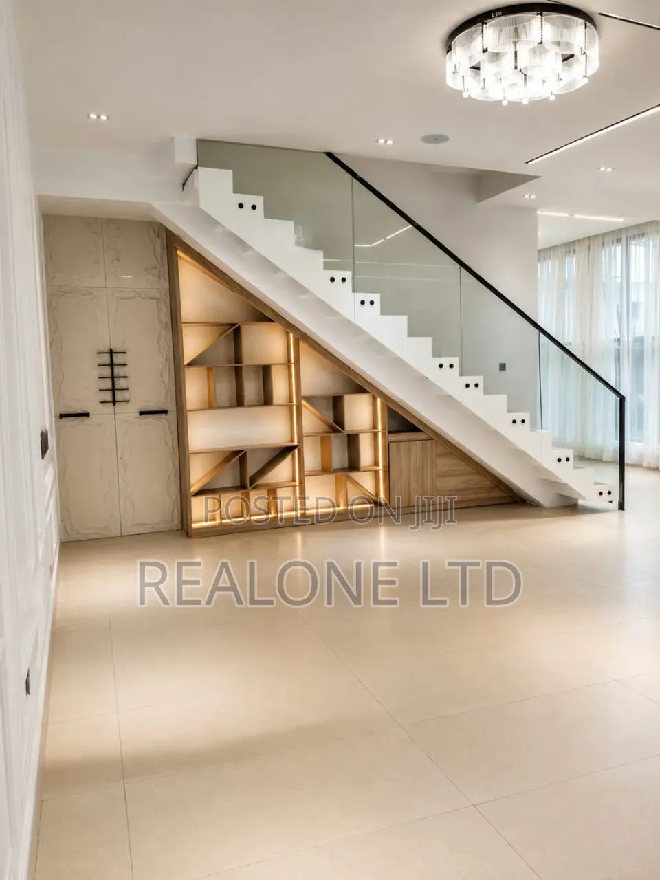 5bdrm Duplex in Ikota for sale in Ikota