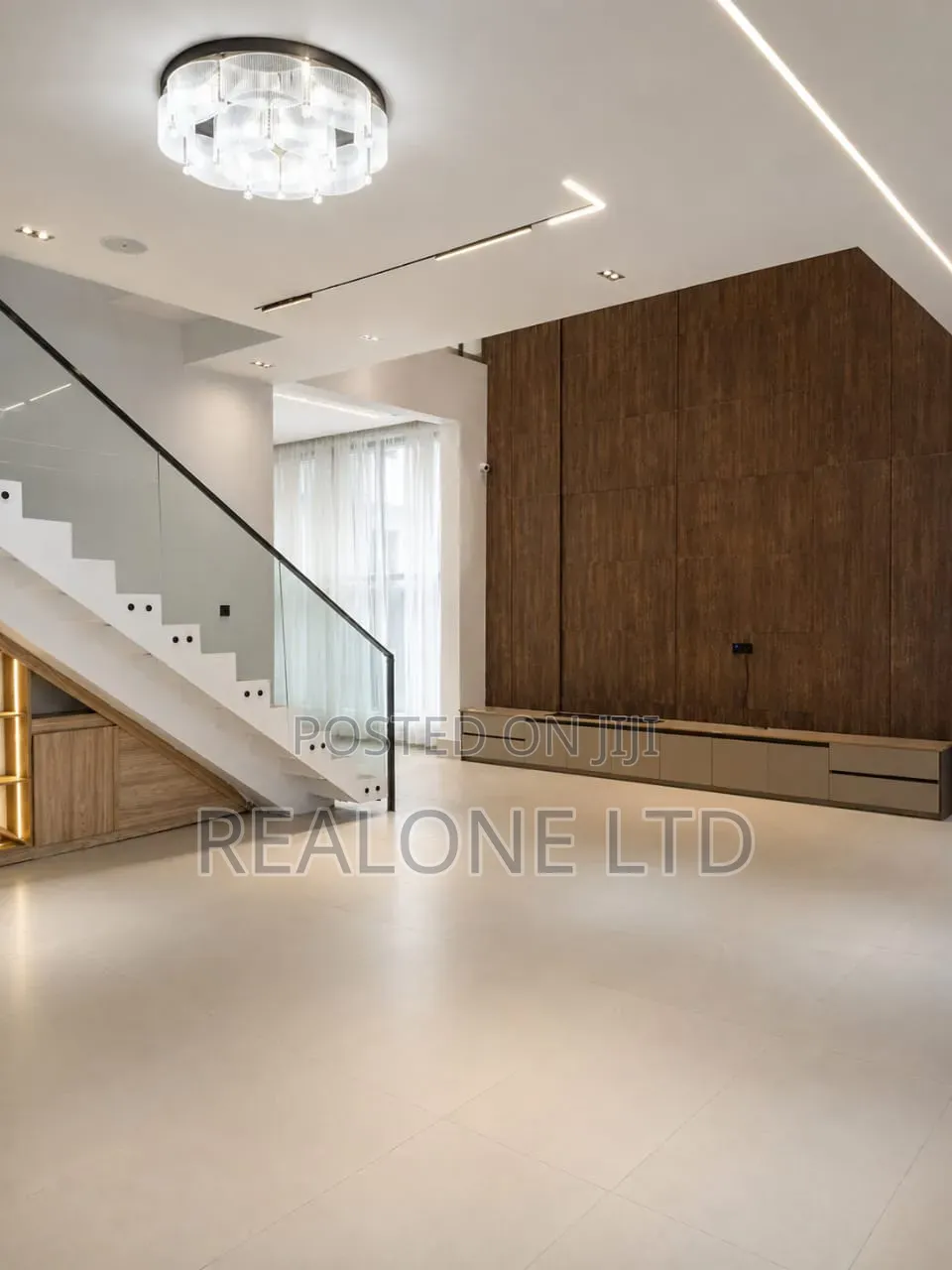 5bdrm Duplex in Ikota for sale in Ikota