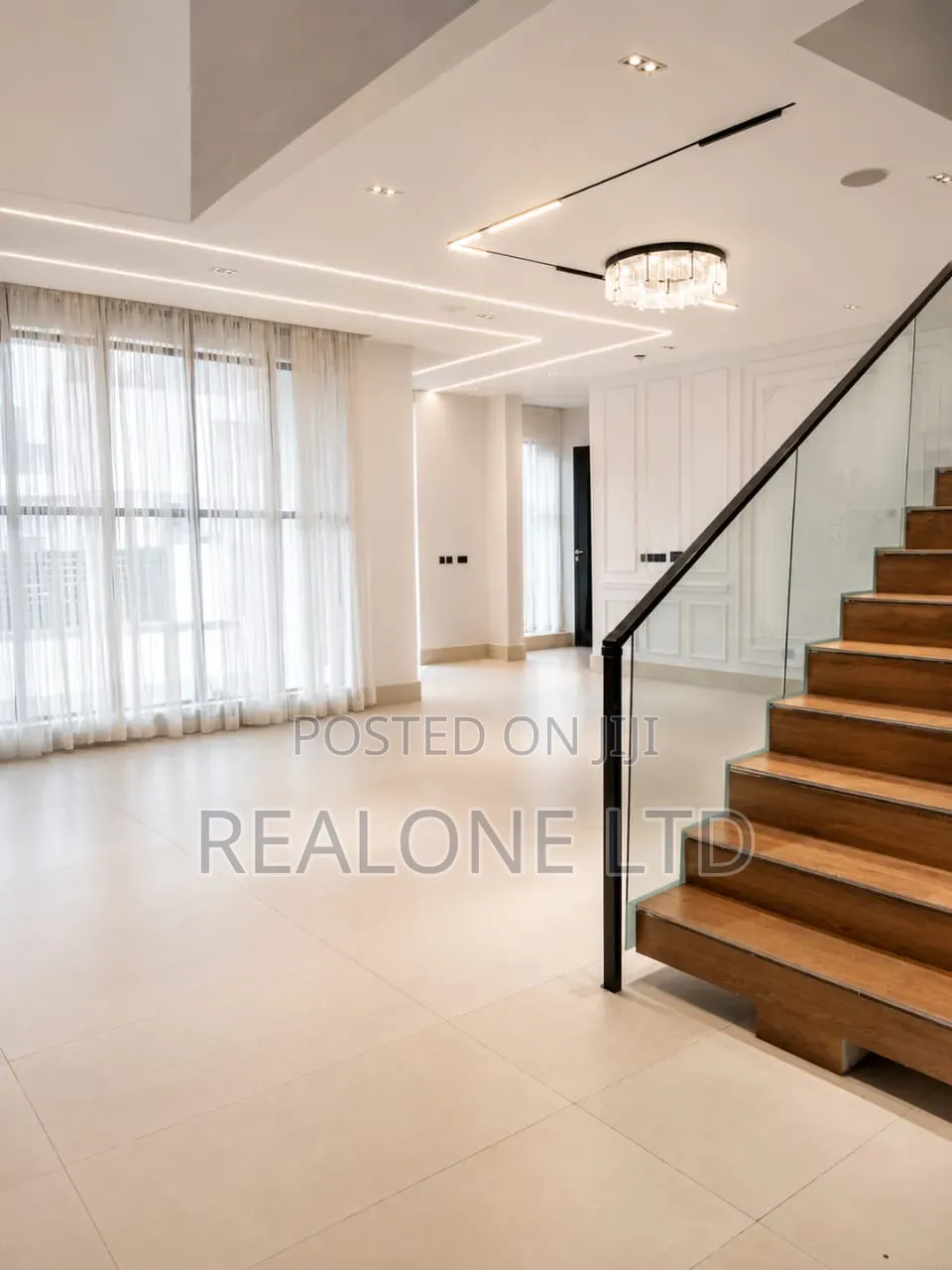 5bdrm Duplex in Ikota for sale in Ikota