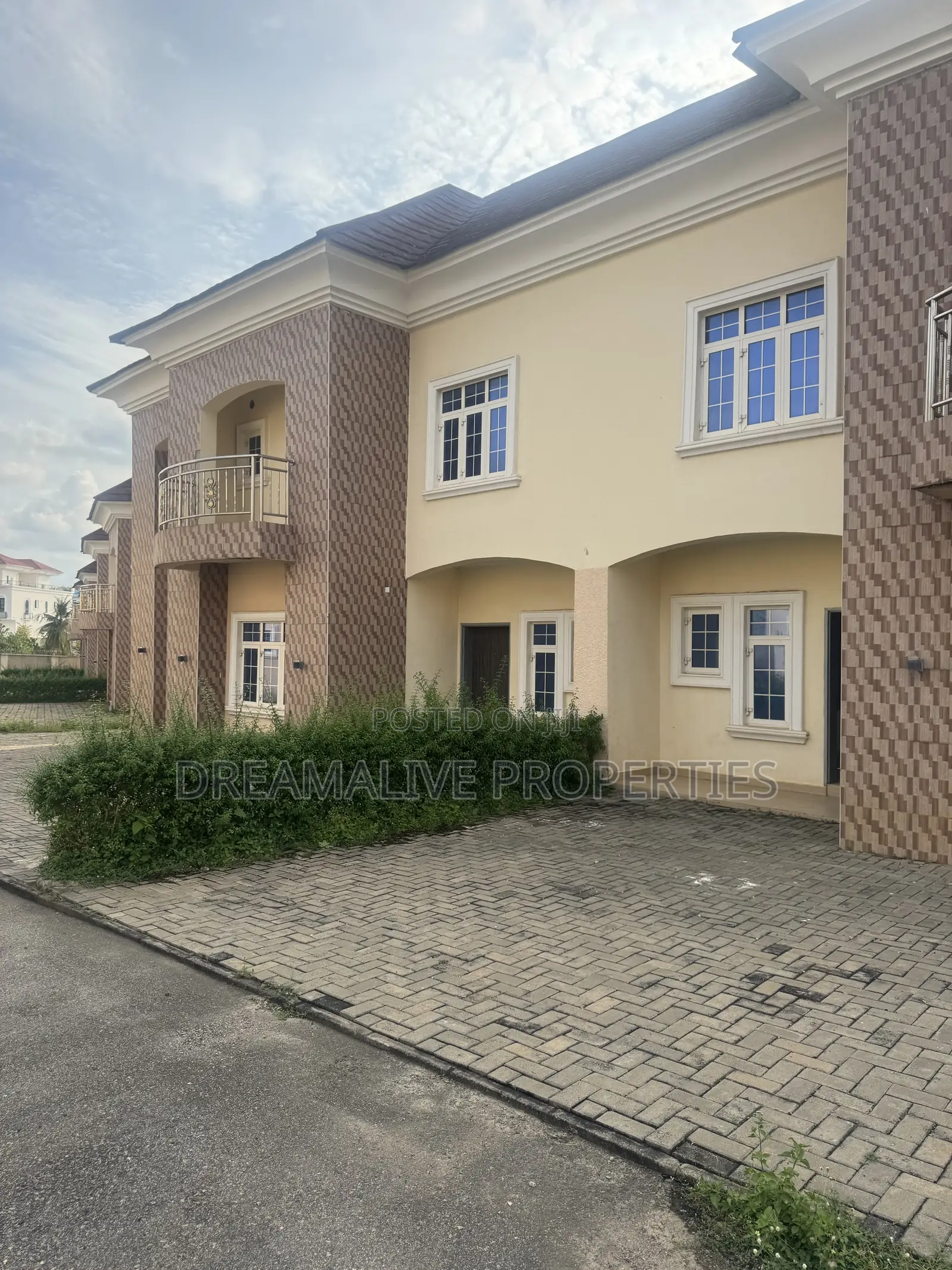 4bdrm Duplex in Life Camp for rent in Life Camp