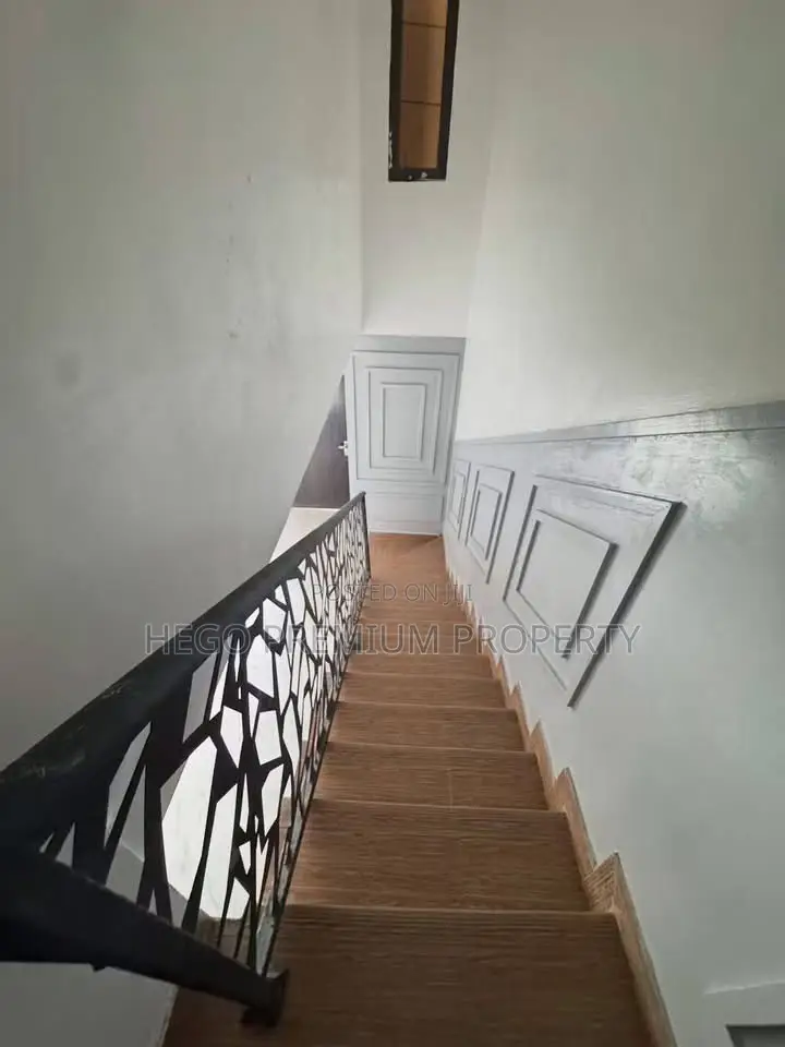 2bdrm Duplex in Ola Banky Estate, Obio-Akpor for sale in Obio-Akpor