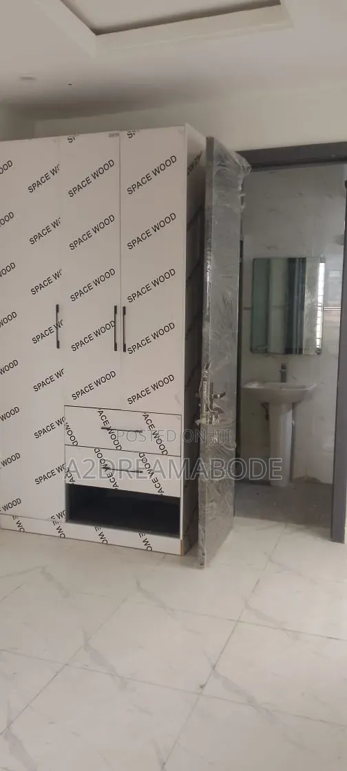 4bdrm Duplex in Maryland, Onigbongbo for rent in Onigbongbo