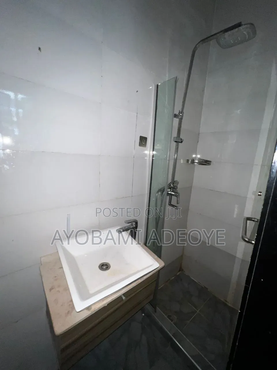 Mini Flat in Royal Pine Estate, Chevron for rent in Chevron
