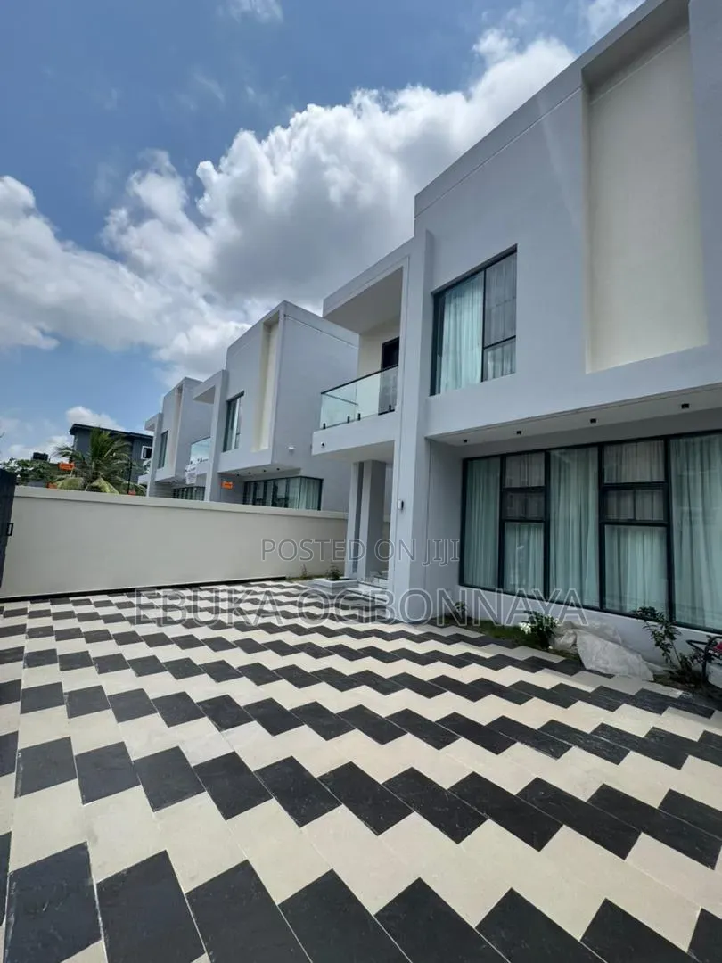 4bdrm Duplex in Gbalajam-Woji, Port-Harcourt for sale in Port-Harcourt