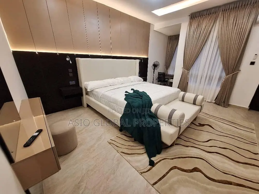 4-Bedroom Luxury Apartment With, Gym /Pool / Ps5 in VGC in VGC / Ajah