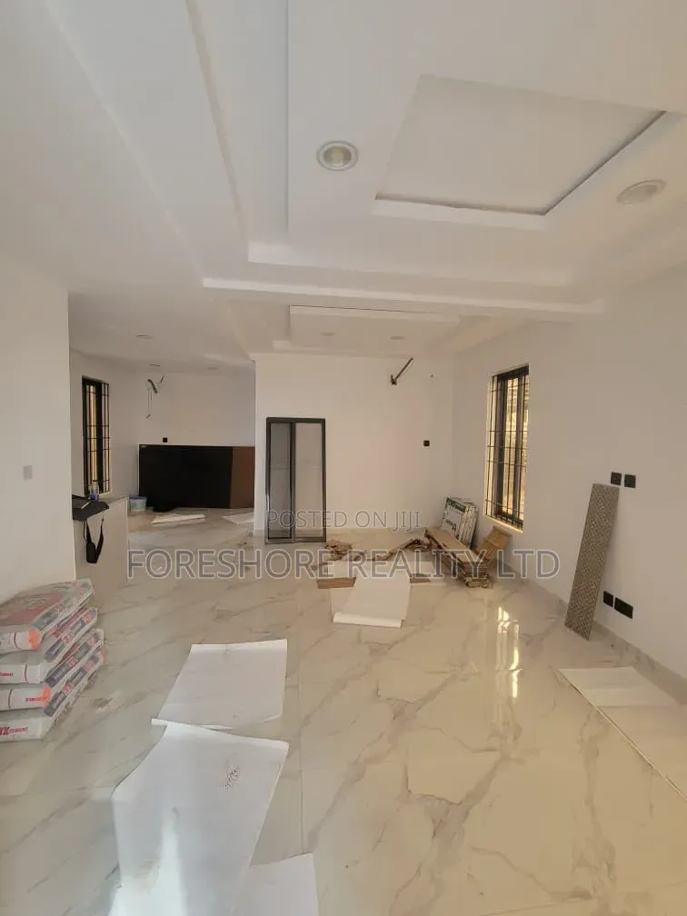 4bdrm Duplex in Adedeji, Lekki Phase 1 for rent in Lekki Phase 1