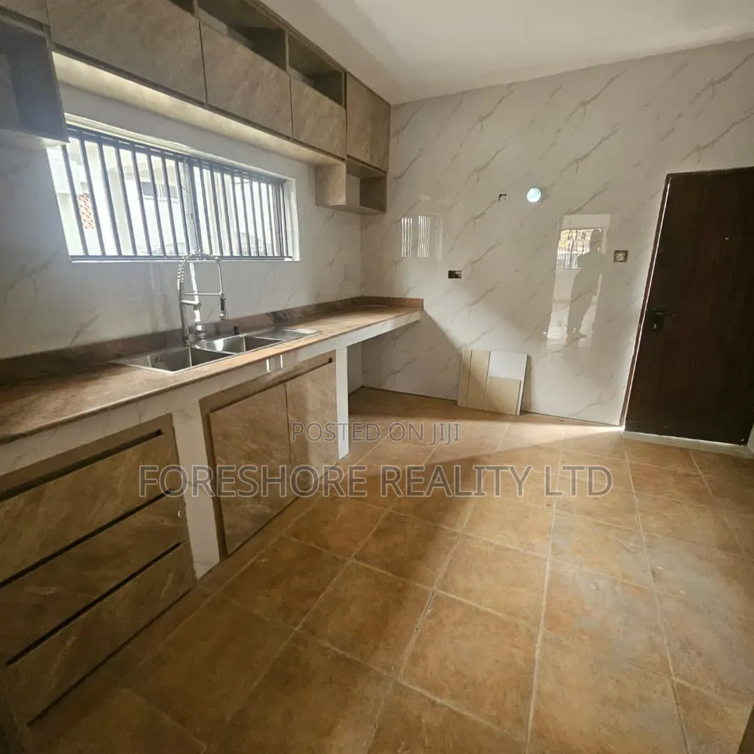 5bdrm Duplex in Cmd Road, Agboyi/Ketu for rent in Agboyi/Ketu