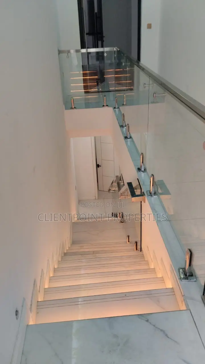 5bdrm Duplex in Westend, Ikota for sale in Ikota