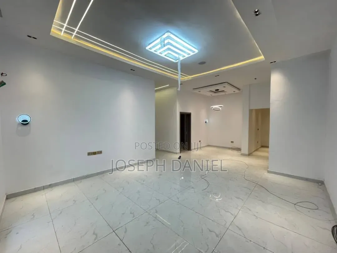 3bdrm Apartment in Ikaja Gra for rent in Ikeja GRA