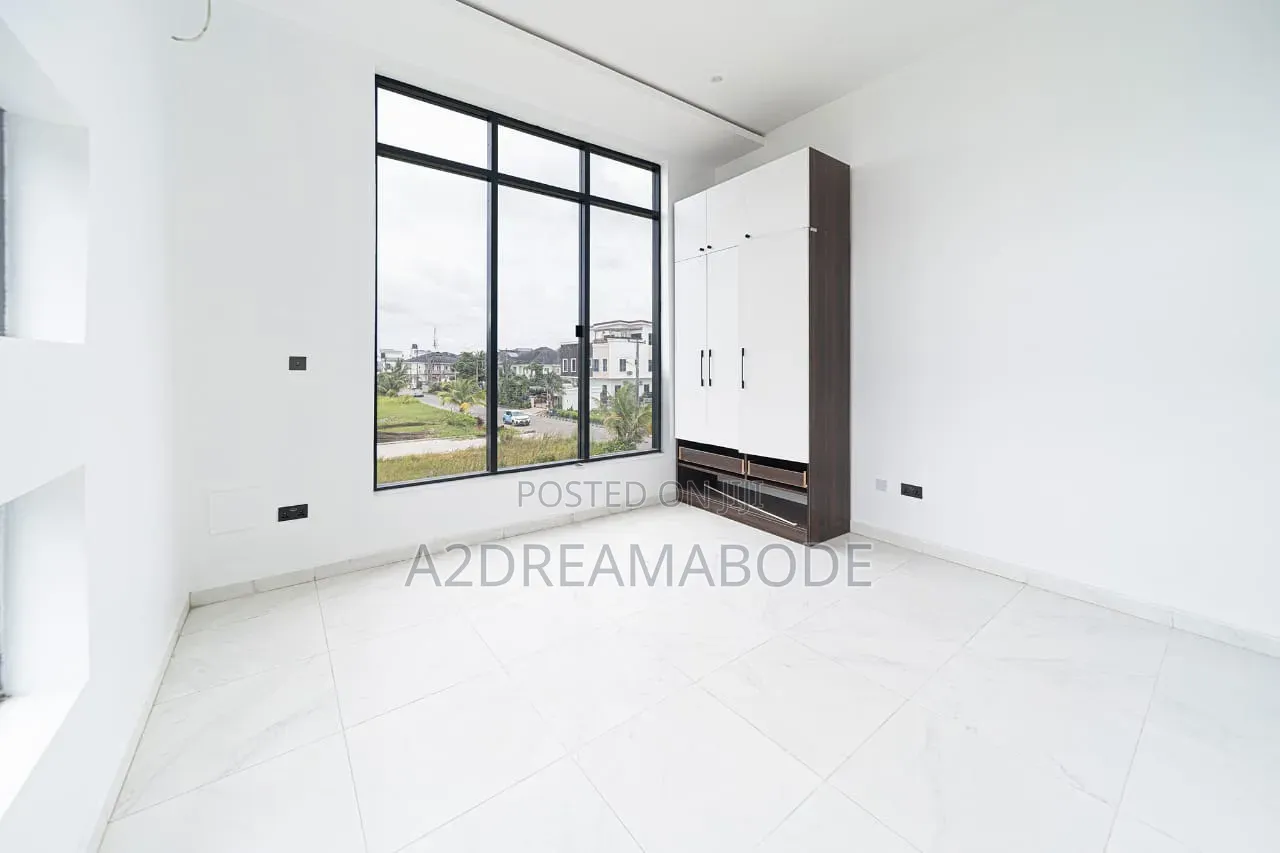 5bdrm Duplex in Lekki, Osapa london for sale in Osapa london
