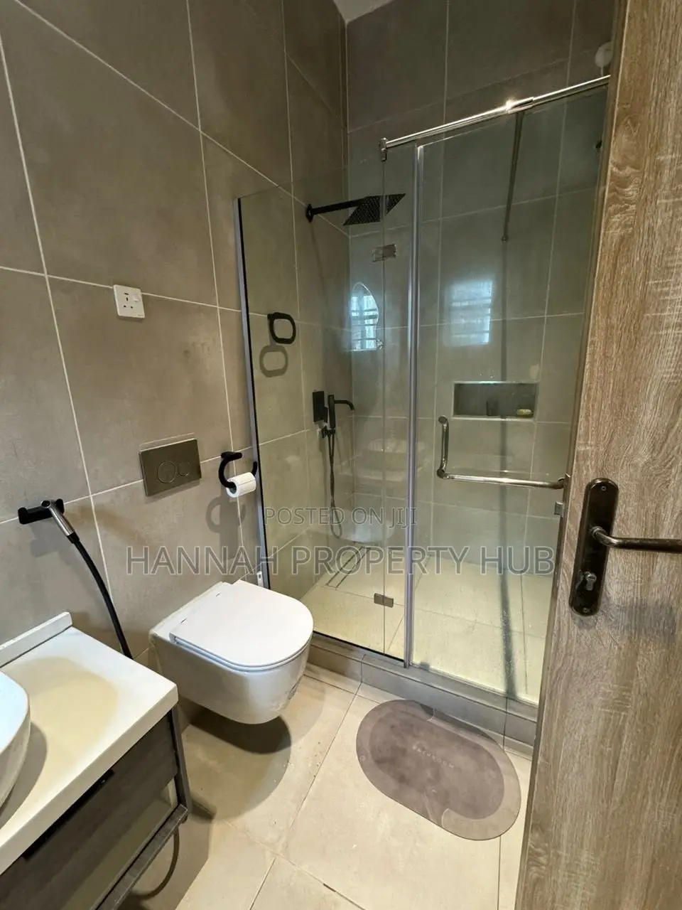 4 Bedroom Apartment With Internet Gym Swimming Pool Hot Tub in Lagos Island / Lagos Island