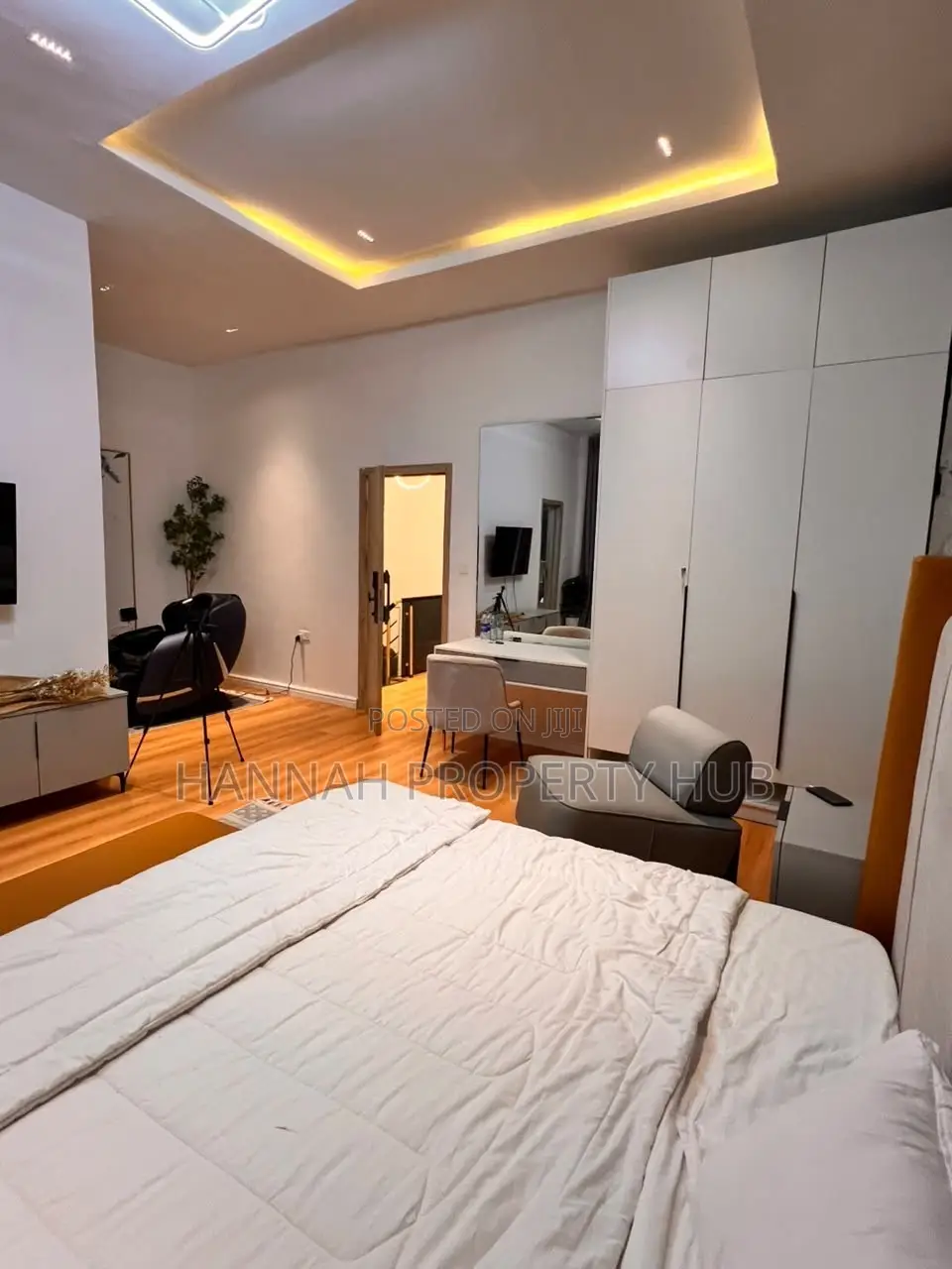 4 Bedroom Apartment With Internet Gym Swimming Pool Hot Tub in Lagos Island / Lagos Island