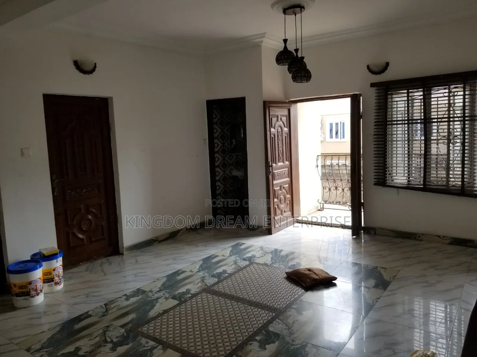 3bdrm Apartment in Alagomeji Yaba Lagos for rent in Alagomeji