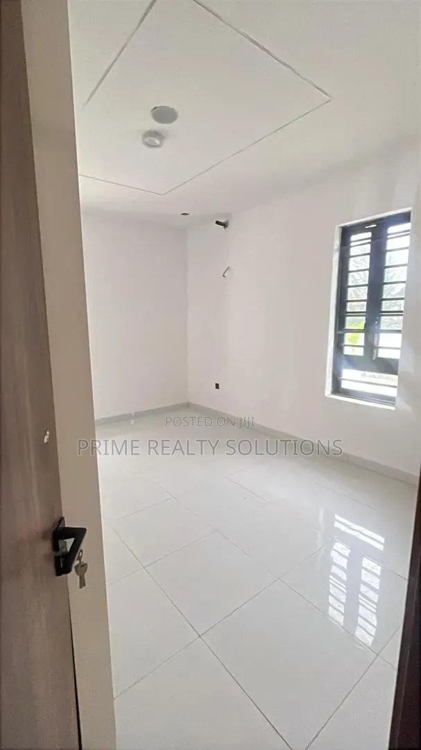 2bdrm Apartment in Lekki Phase 1 for rent in Lekki Phase 1
