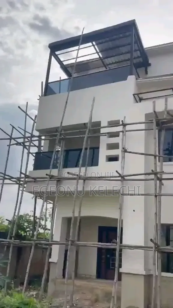 6bdrm Duplex in Awka for sale in Awka