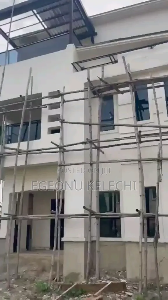 6bdrm Duplex in Awka for sale in Awka