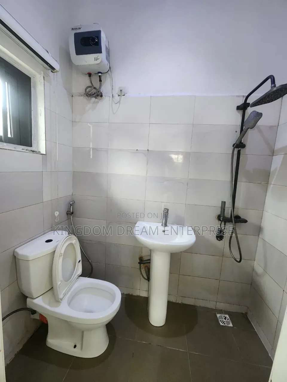 2bdrm Apartment in Chisco Lekki Lagos, Ologolo for rent in Ologolo