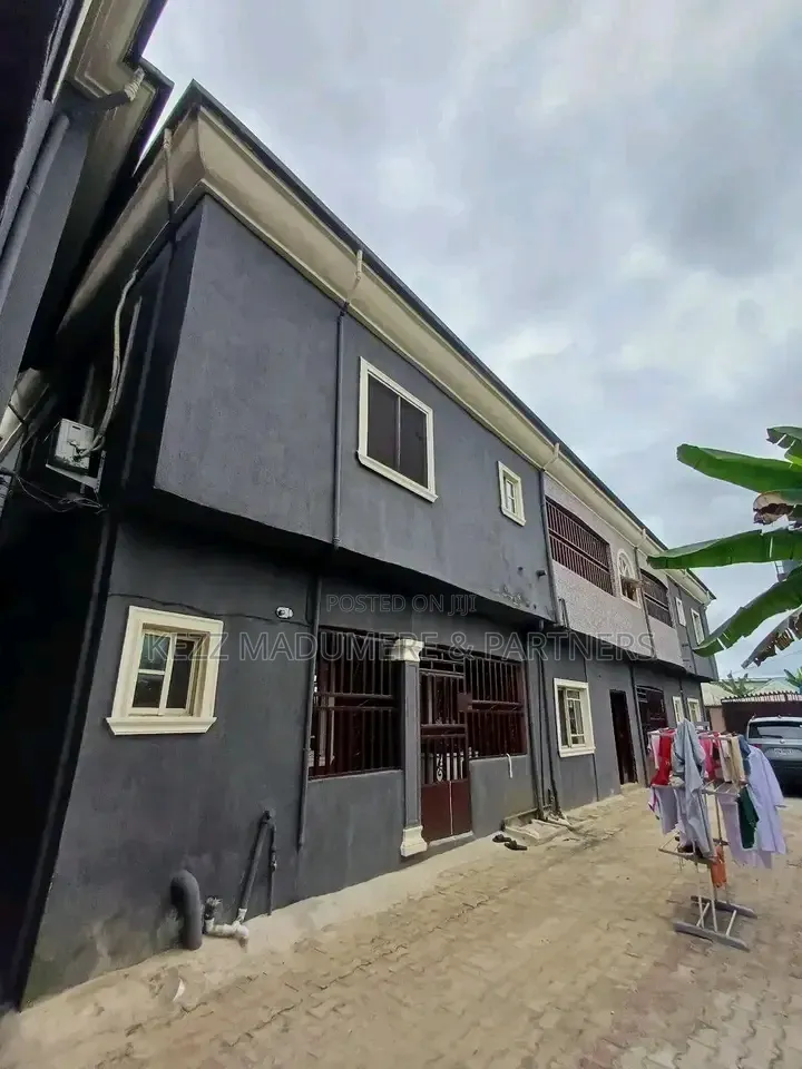 6bdrm Block of Flats in Aker Road, Iwofe,, New Layout for sale in New Layout