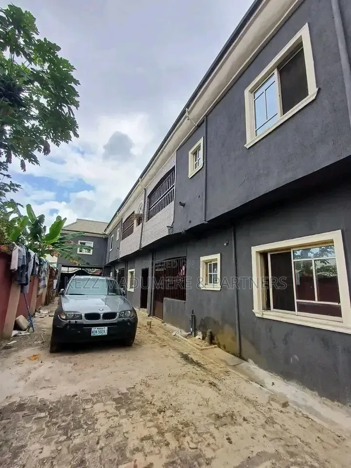 6bdrm Block of Flats in Aker Road, Iwofe,, New Layout for sale in New Layout