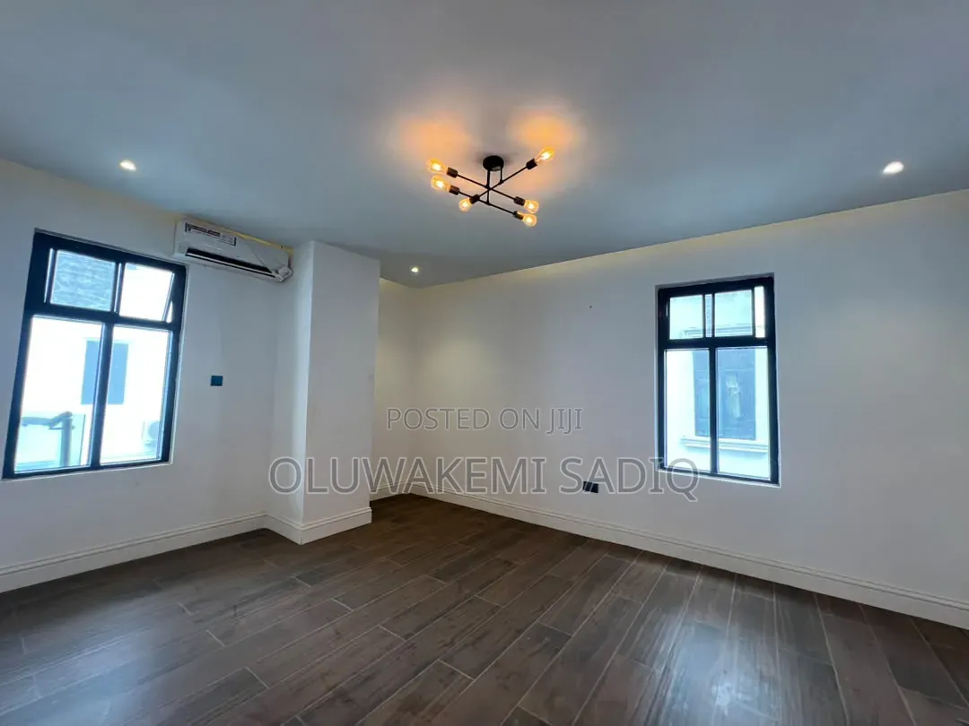 4bdrm Duplex in Banana Island for sale in Banana Island