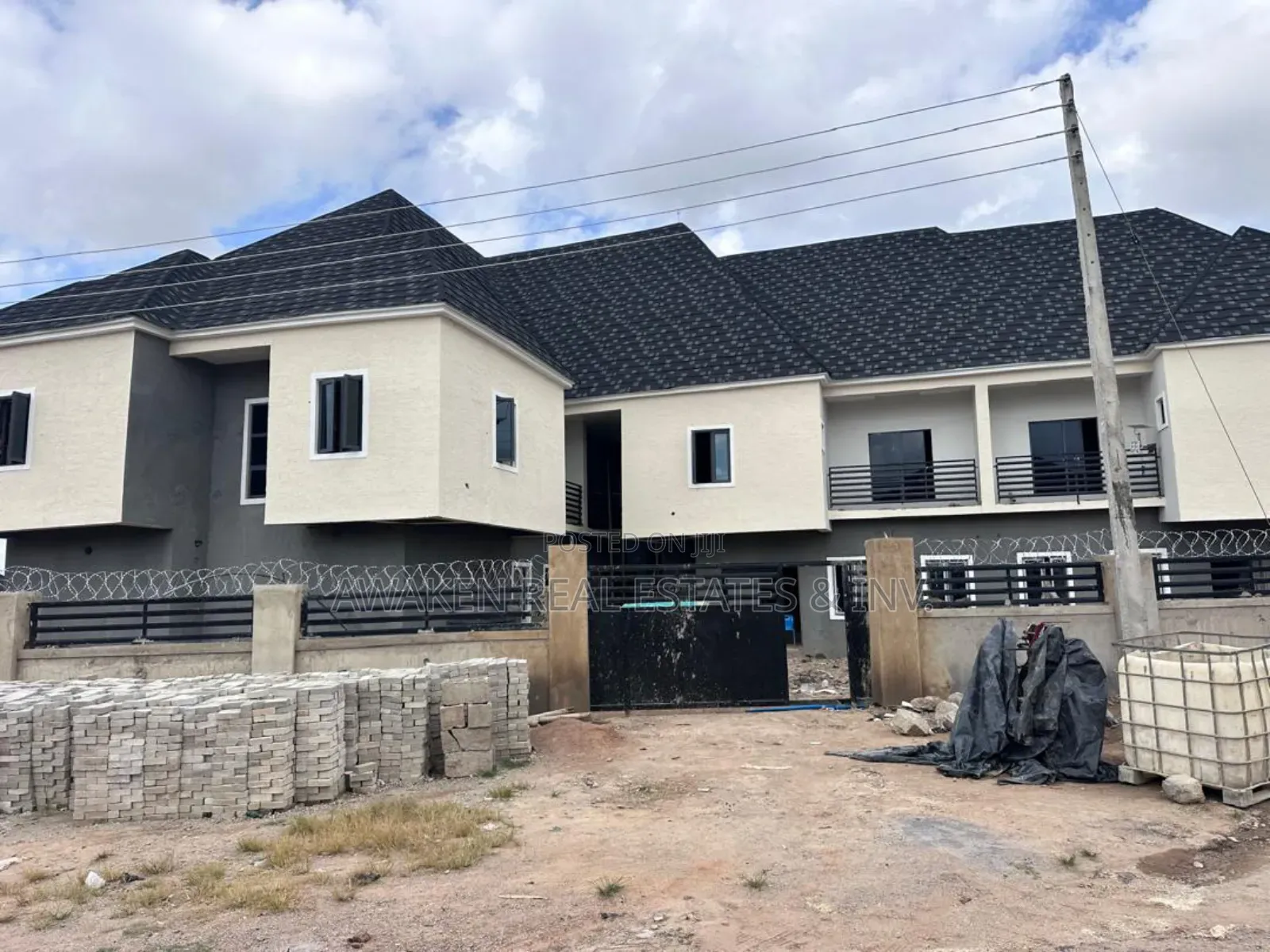 4bdrm Townhouse/Terrace in Gaduwa for sale in Gaduwa