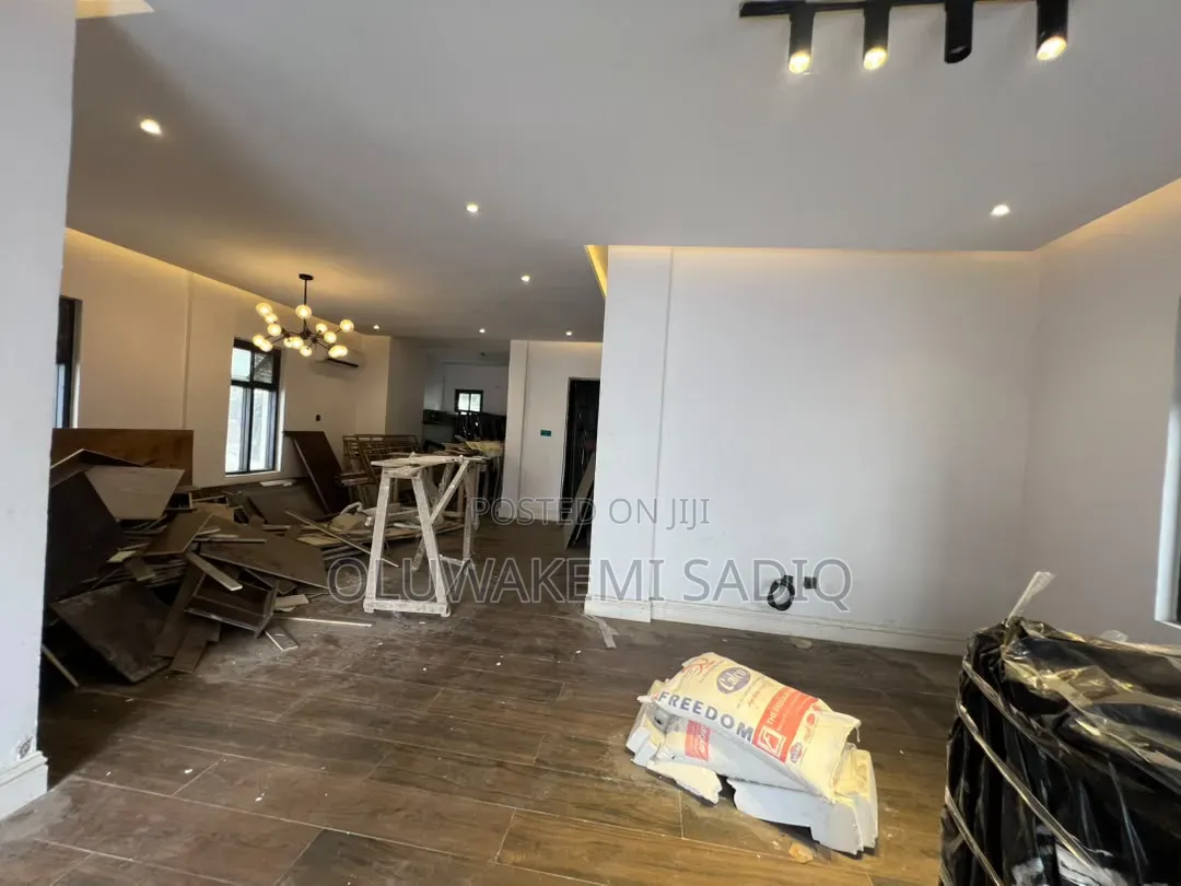 4bdrm Duplex in Banana Island for sale in Banana Island