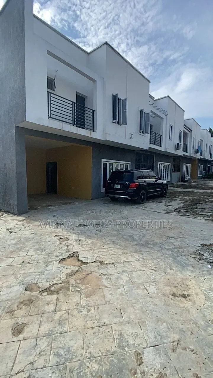 3bdrm Townhouse/Terrace in Aco Estate, Lugbe District for sale in Lugbe District