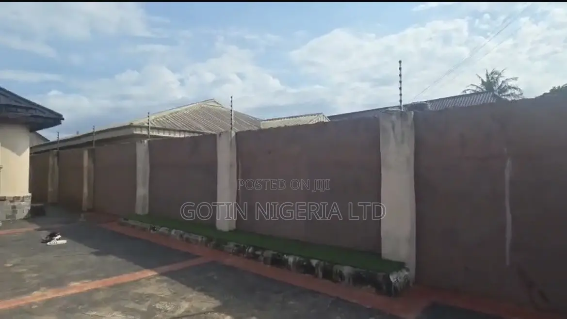 3bdrm Bungalow in Gotin Nigeria Ltd, Benin City for sale in Benin City