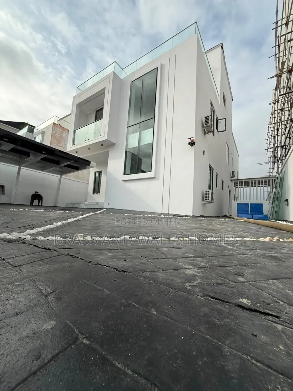 Furnished 3bdrm Duplex in Osapa london for sale in Osapa london
