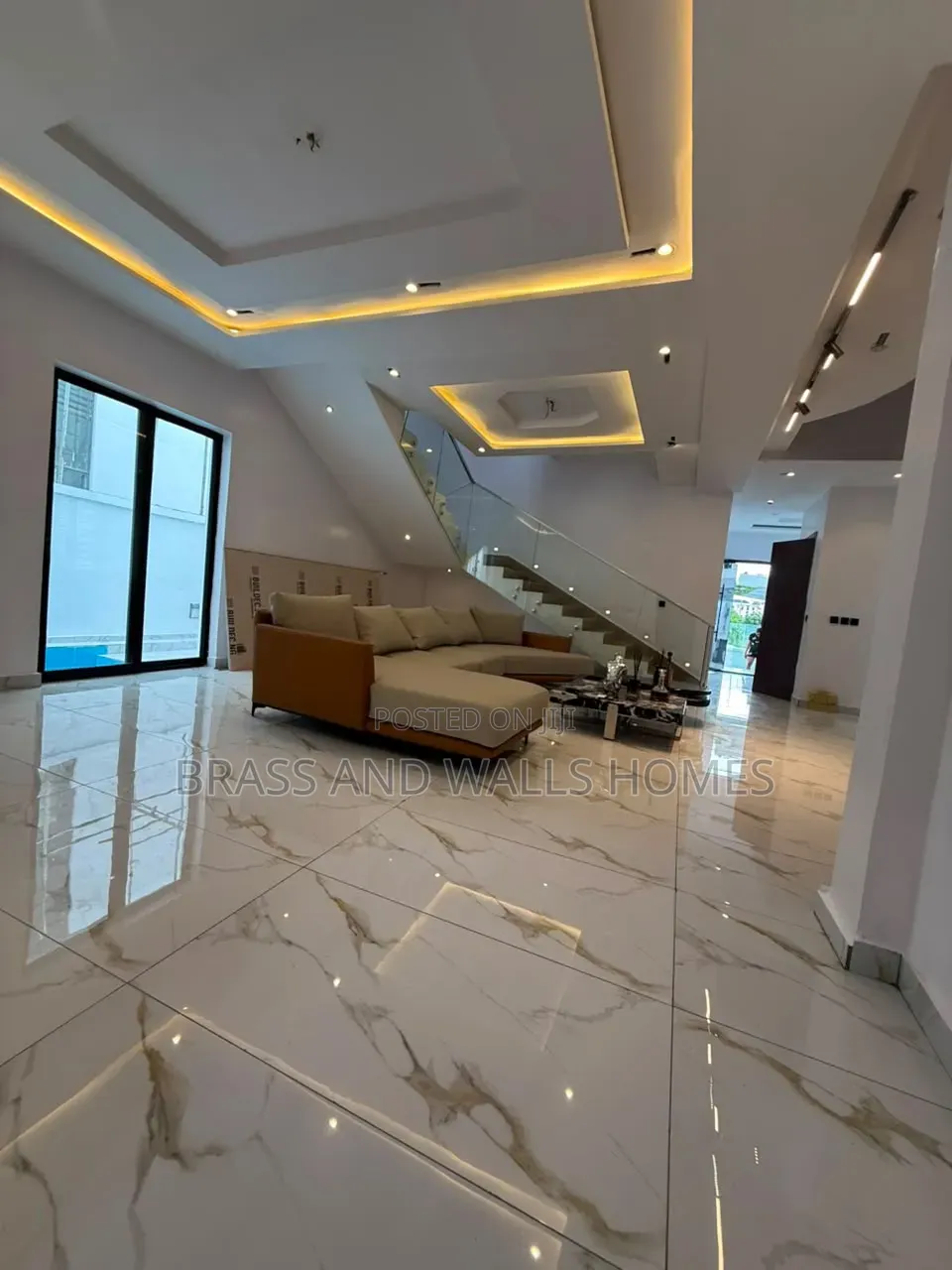 Furnished 3bdrm Duplex in Osapa london for sale in Osapa london
