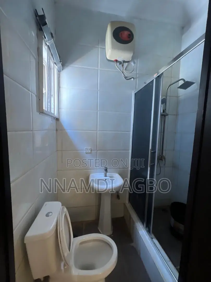 4bdrm Duplex in Chevron for rent in Chevron