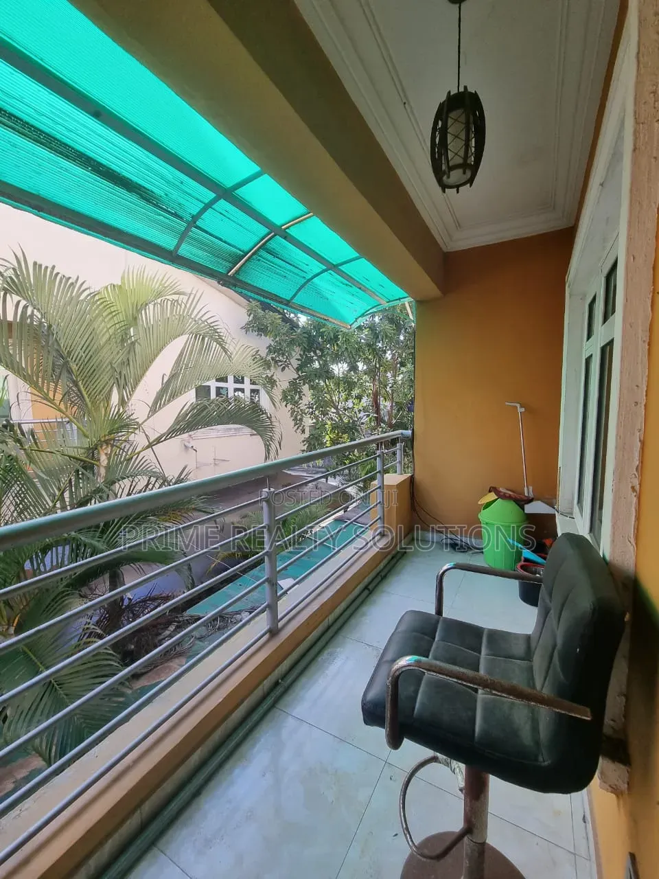 Mini Flat in Chevron for rent in Chevron