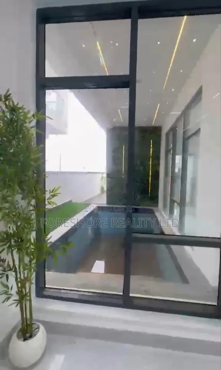 5bdrm Duplex in Ajah for sale in Ado / Ajah