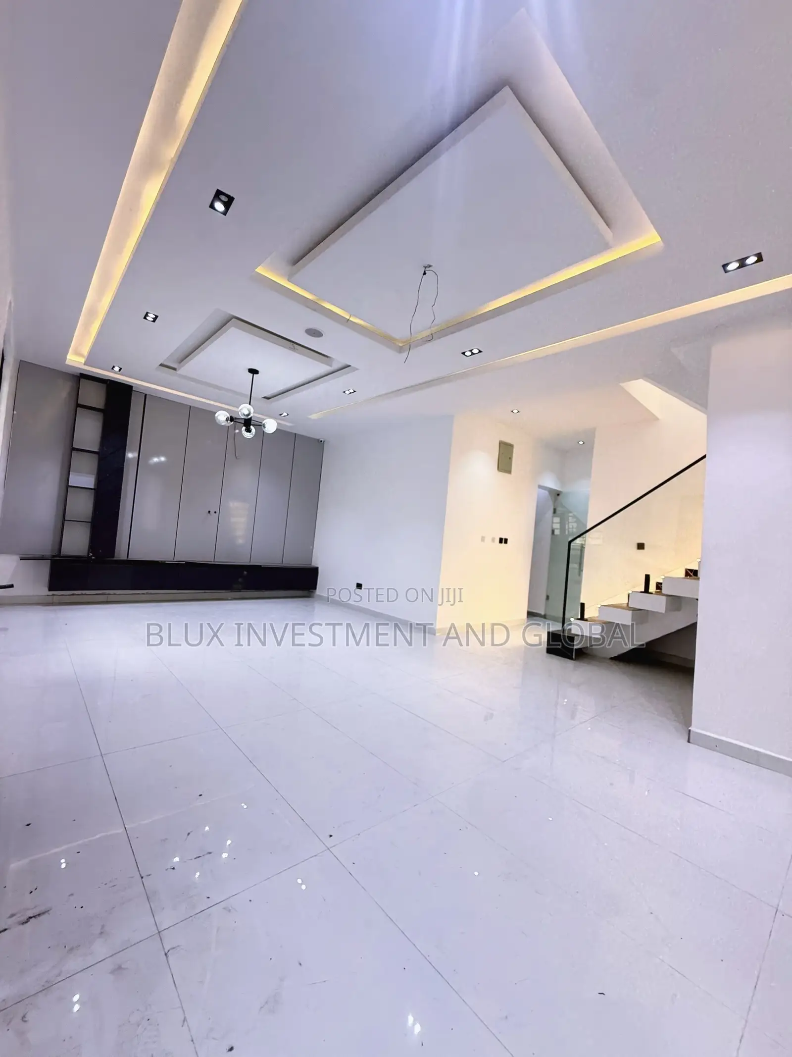 4bdrm Duplex in Idado Estate for sale in Idado