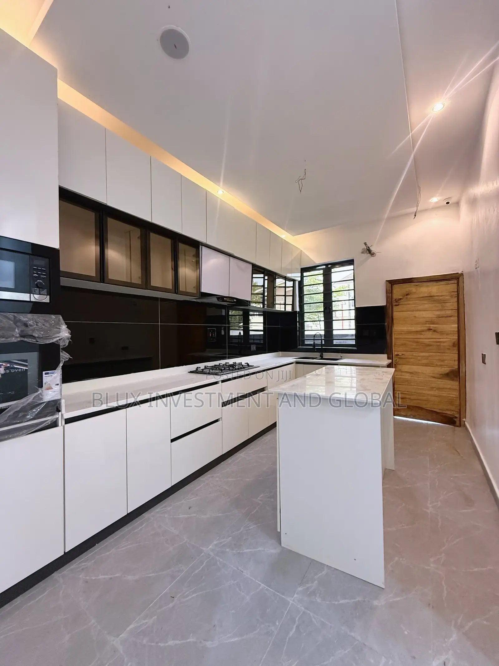 4bdrm Duplex in Idado Estate for sale in Idado