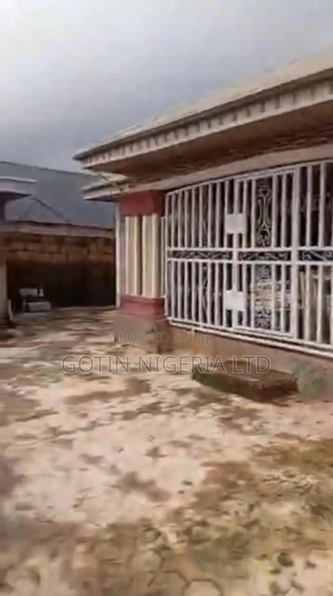 5-Bedroom Bungalow on 50×100ft at Iguomo, Before Agbor Road in Benin City
