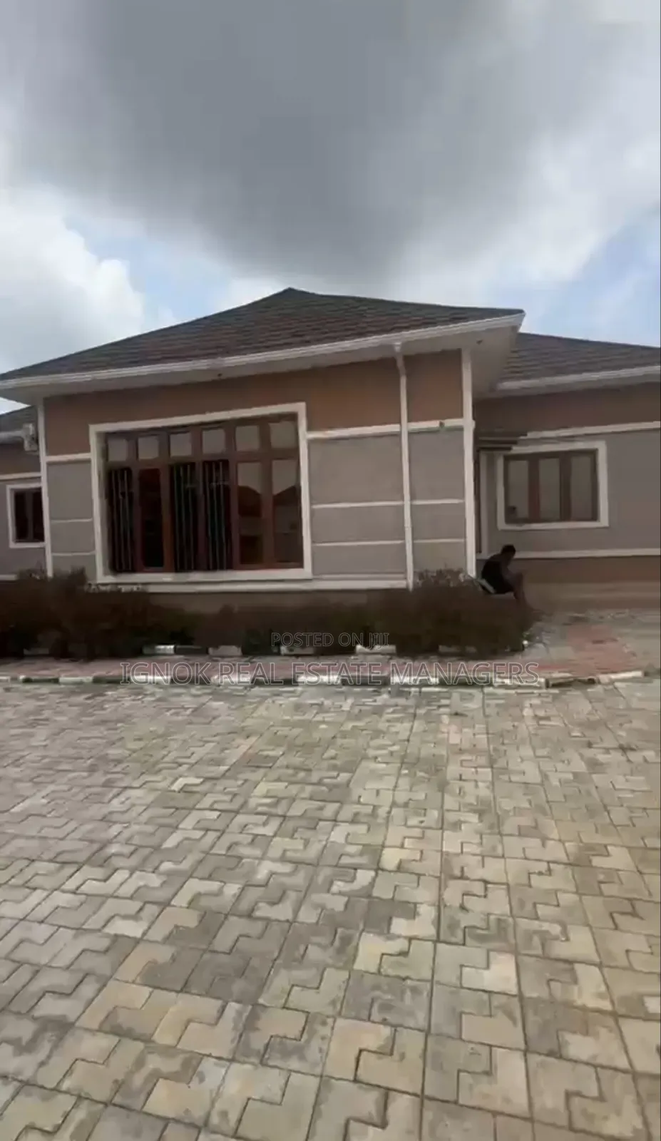 3bdrm Bungalow in Zone B for sale in Zone B