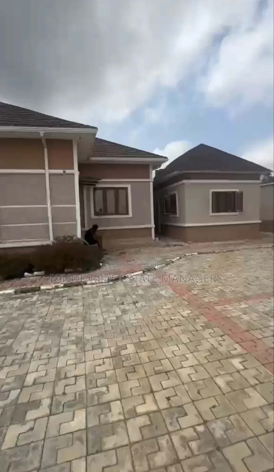 3bdrm Bungalow in Zone B for sale in Zone B